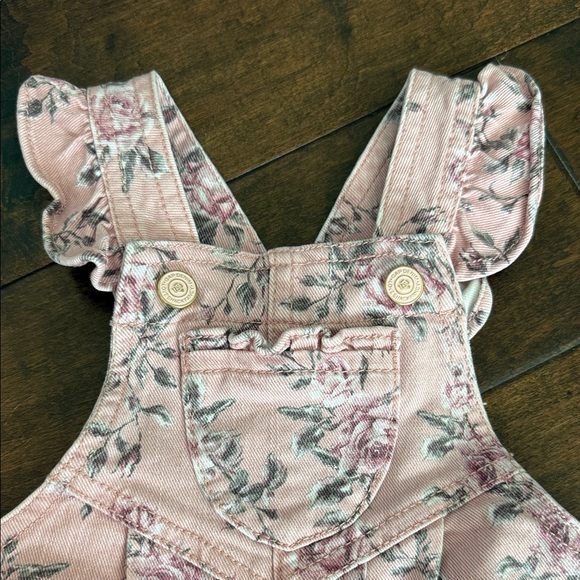NWT Gap x LoveShackFancy floral Pink Kids Overalls 6-12mo - Picture 2 of 7